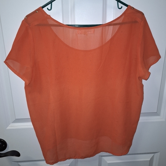 Umgee ladies sheer embellished top in a size small. EUC. 21" PTP, 22.5" length. - Picture 2 of 5